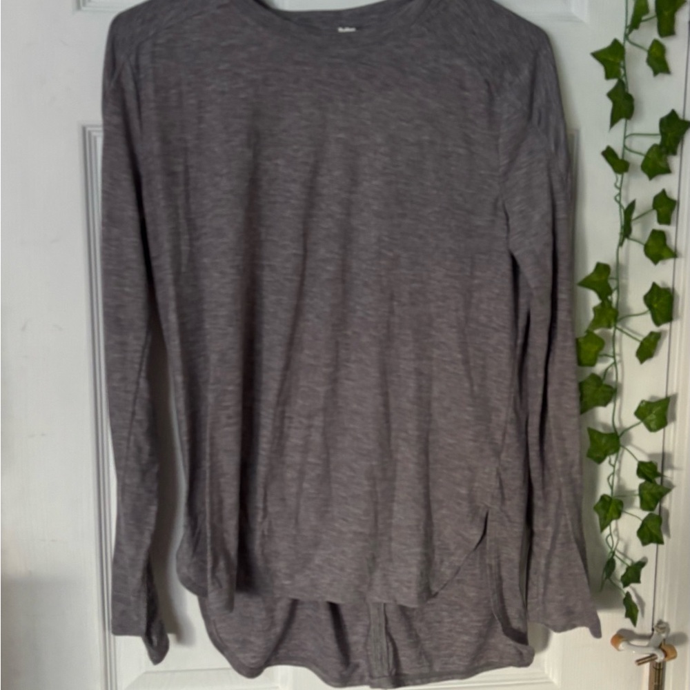 Under Armour Heathered Gray Long Sleeve Shirt
